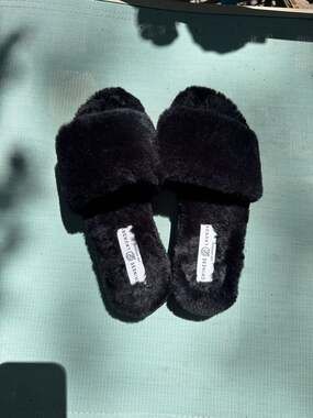Chinese Laundry Black Faux Fur Slide Slippers Size 7